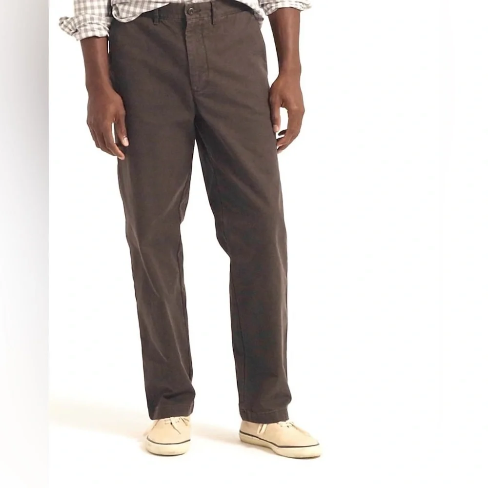 - J Crew Classic Relaxed-fit chino pant Item BE611